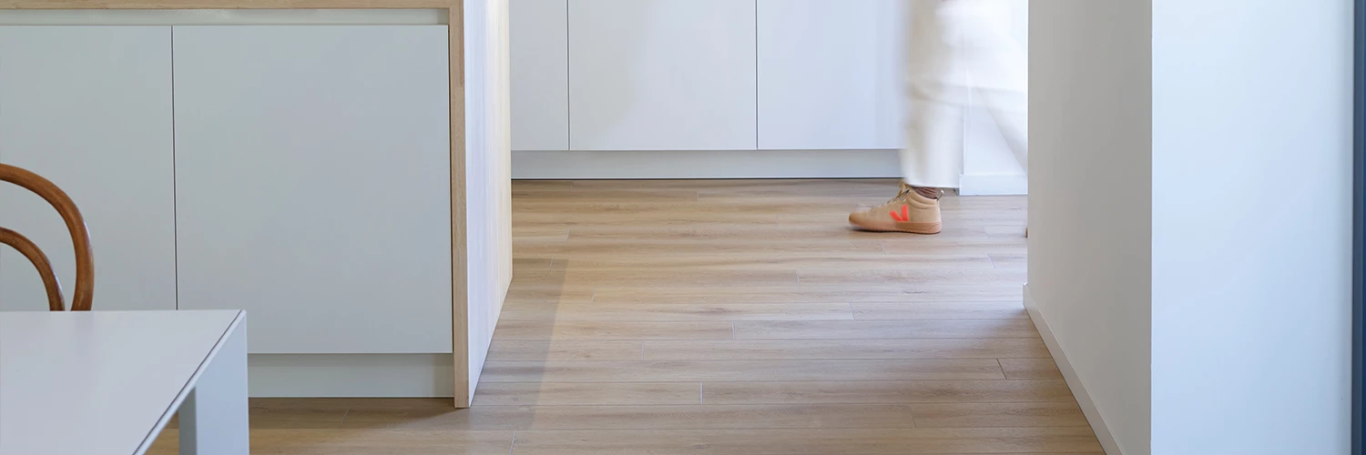 PARQUETS Y REVESTIMIENTOS VINÍLICOS SPC